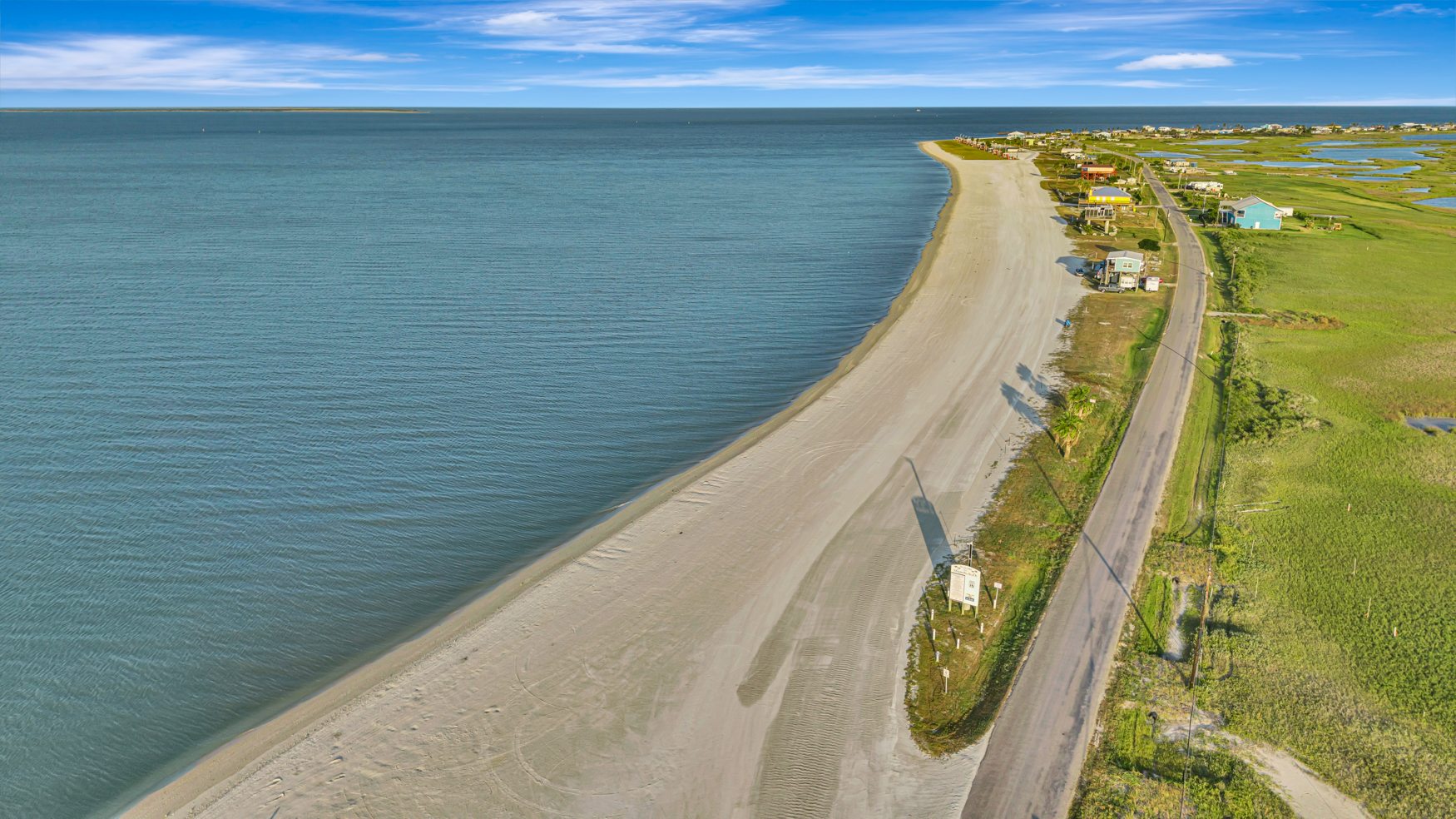 Magnolia Beach Motel — Sale in Port Lavaca, TX, photo 1 of 8