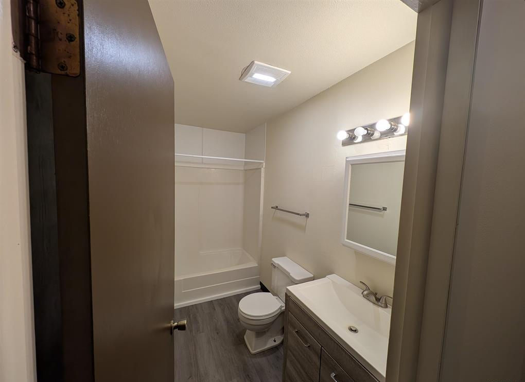 65 Locut St — Sale in Galesburg, IL, photo 5 of 8
