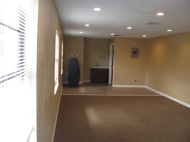 Investor Priced Plaza Near Hospital, 4310 N. Suncoast Boulevard, Crystal River, FL 34428
