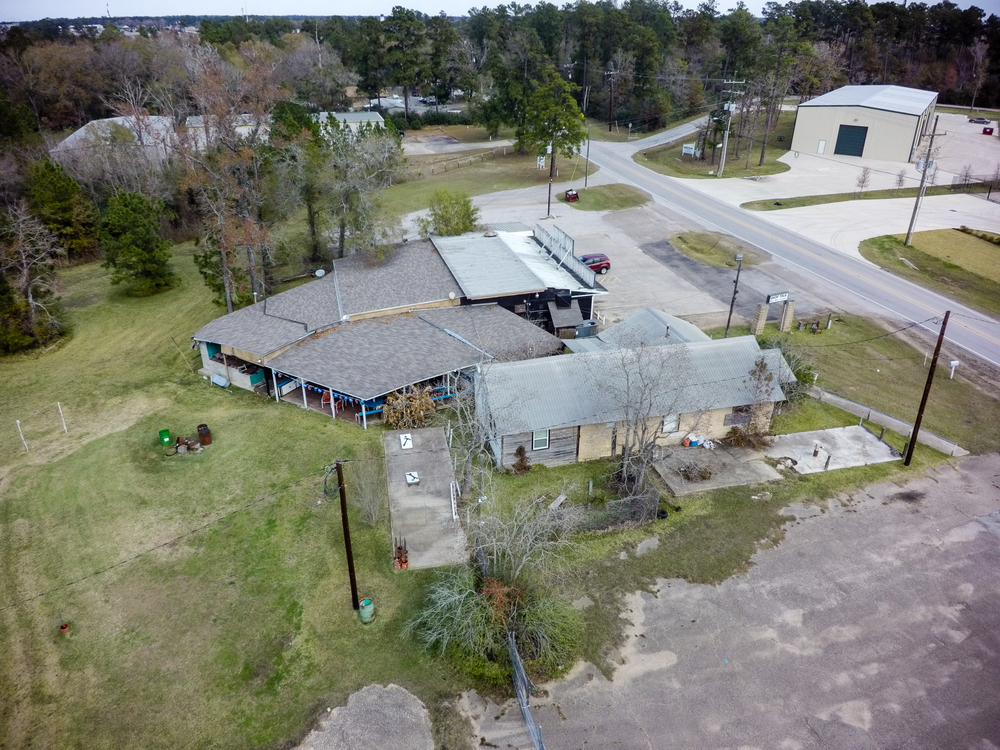 Retail property in Conroe, TX, 2111 Airport Road, Conroe, TX 77301