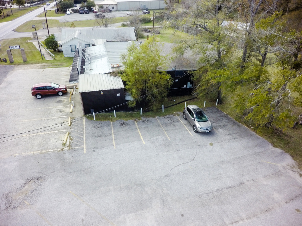 Retail property in Conroe, TX, 2111 Airport Road, Conroe, TX 77301