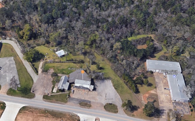 Retail property in Conroe, TX, 2111 Airport Road, Conroe, TX 77301