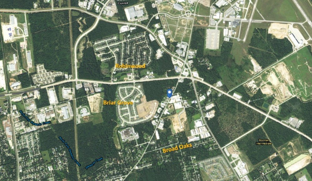 Retail property in Conroe, TX, 2111 Airport Road, Conroe, TX 77301