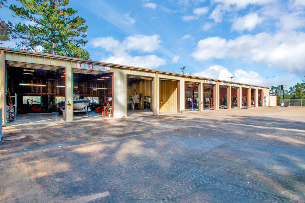Prime Industrial/Retail Corner Location , 2989 US HWY 190 W, Livingston, TX 77351