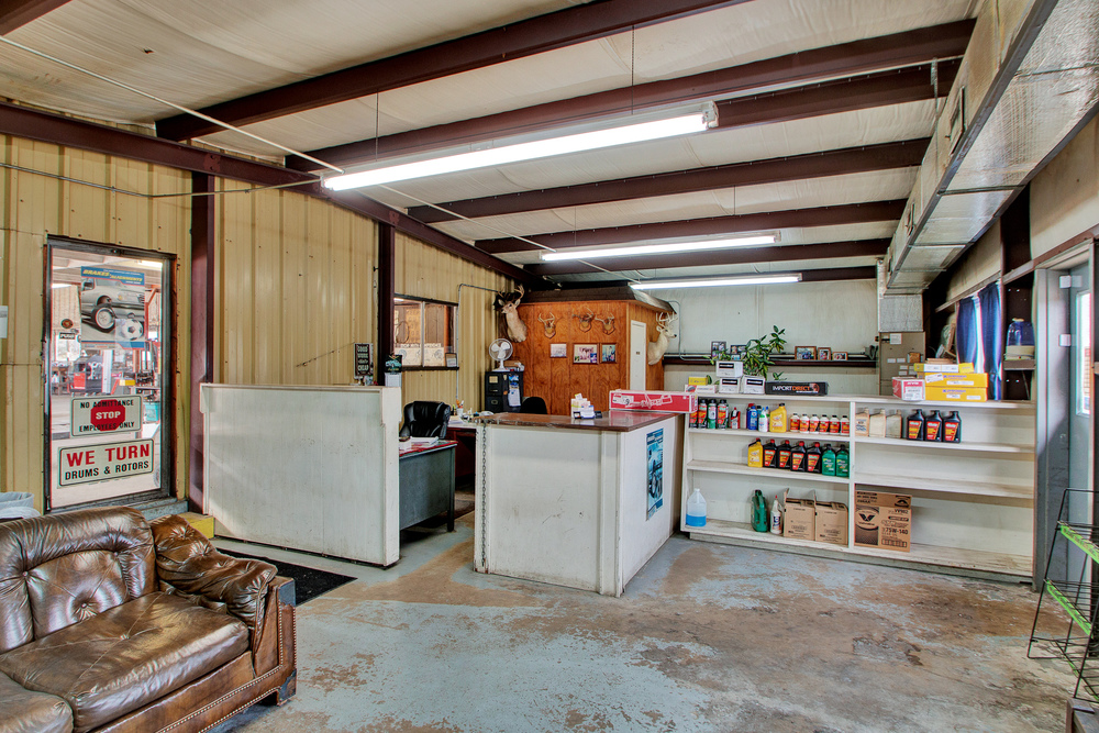 Prime Industrial/Retail Corner Location , 2989 US HWY 190 W, Livingston, TX 77351