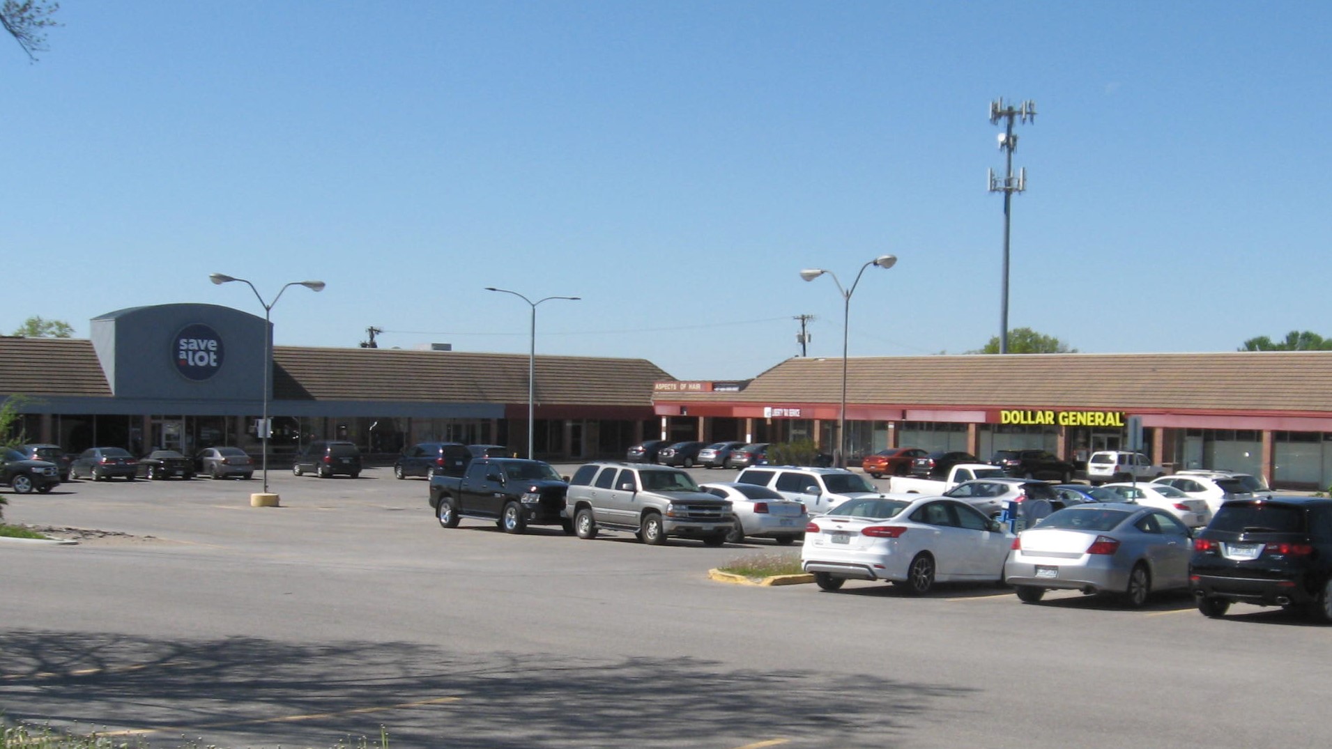Loma Vista Shopping Center FOR LEASE on 8800 Blue Ridge Boulevard