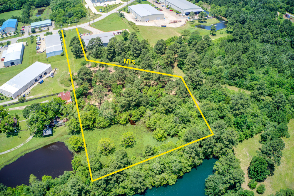 Land property in Tomball , TX, 27 Commercial Park Rd , Tomball, TX 77375