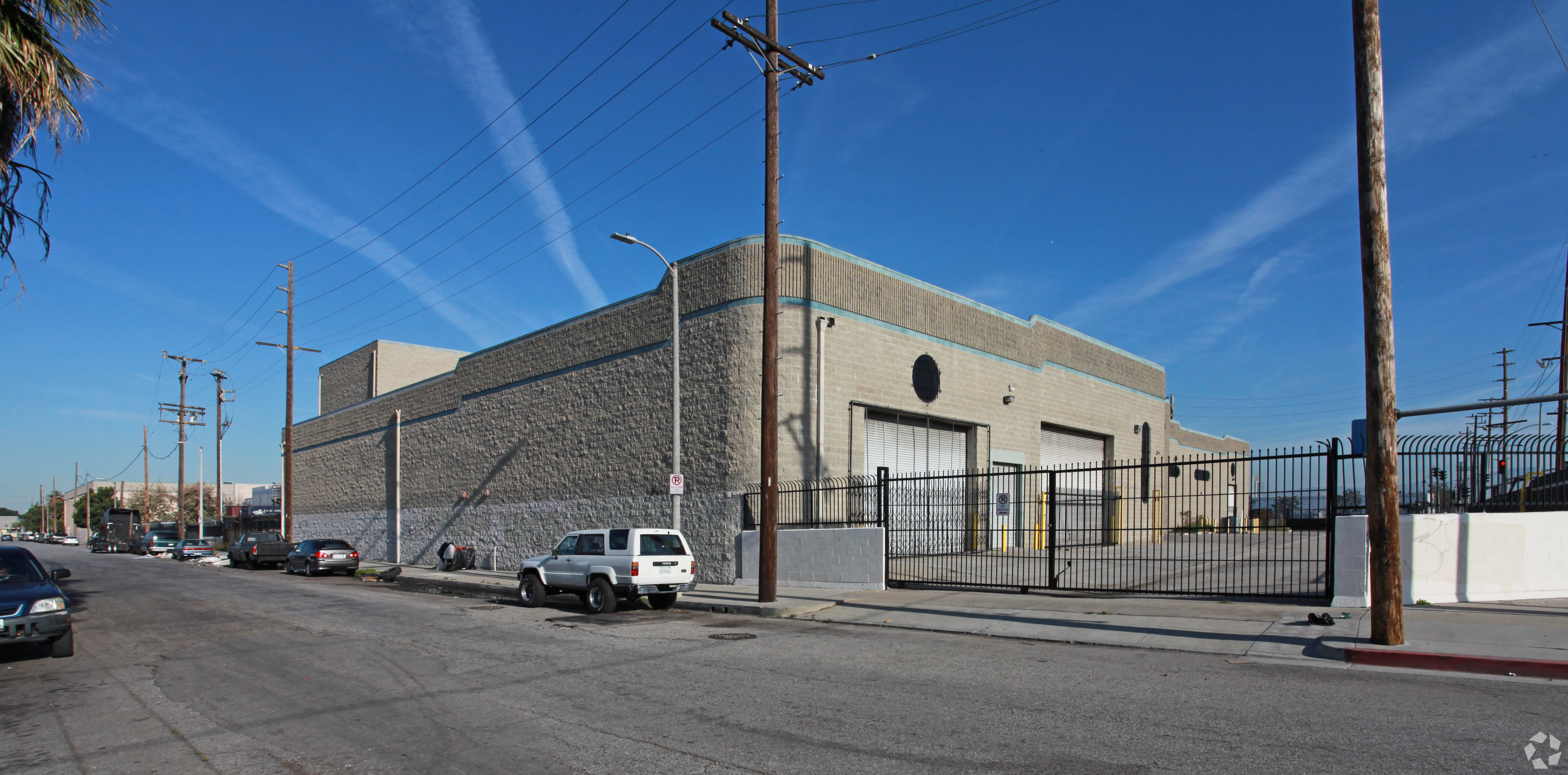4121 Alameda