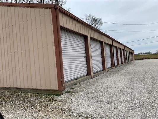 Storage Units , 2014 East Broadway Street, Princeton, IN 47670