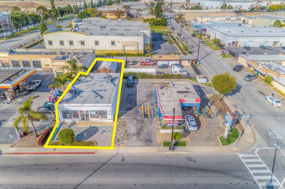 1143 W Foothill Blvd in Azusa