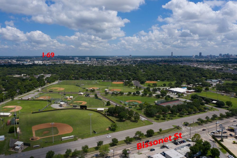 Office/Shop on 21,000 SF Fully Fenced, 6009 Maple Street, Houston, TX 77074