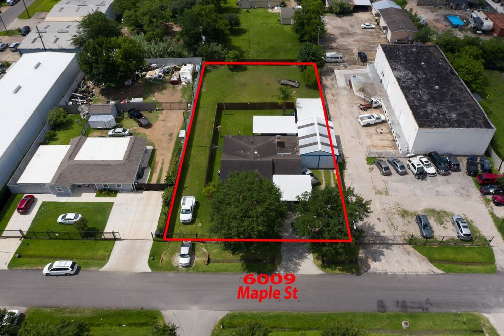 Office/Shop on 21,000 SF Fully Fenced, 6009 Maple Street, Houston, TX 77074