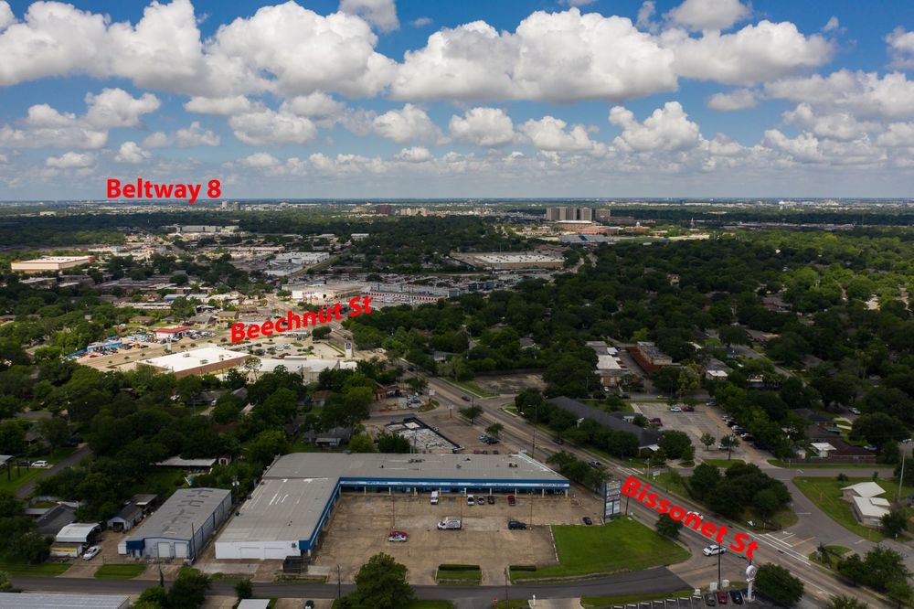 Office/Shop on 21,000 SF Fully Fenced, 6009 Maple Street, Houston, TX 77074