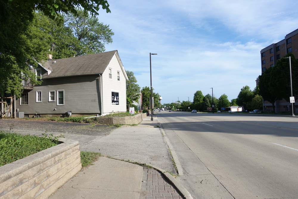 Amazing Visibility, 30,000+ daily street traffic, mixed use property - retail for sale in wheeling, IL