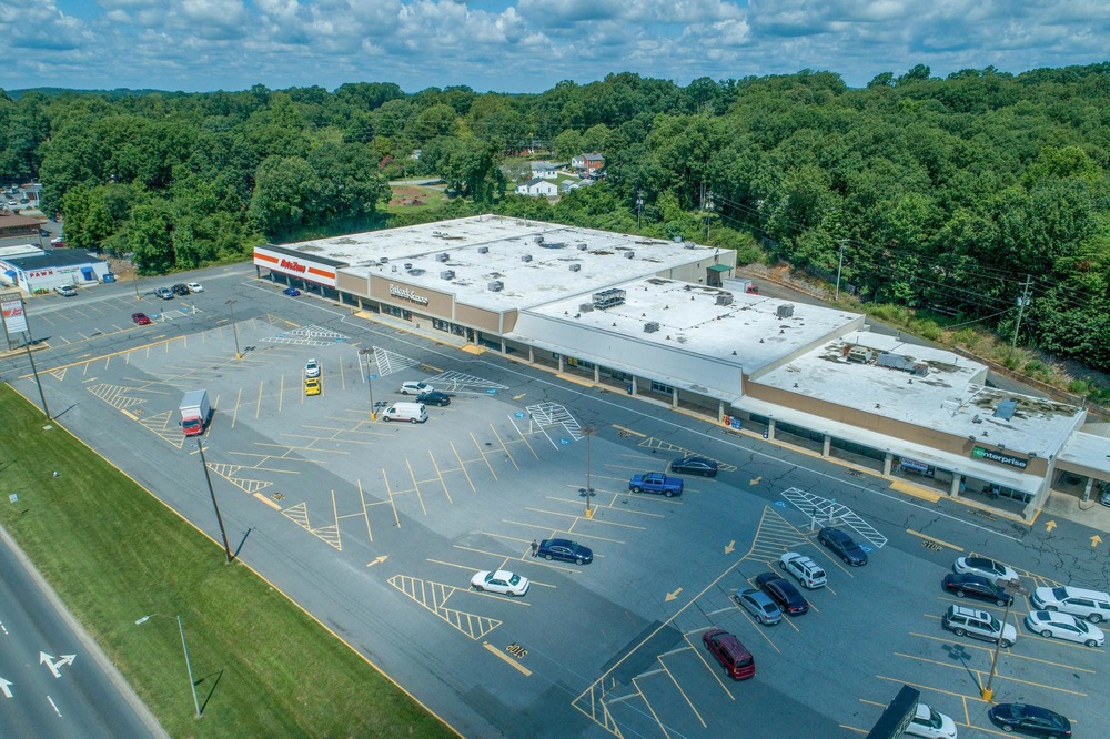 Hammer Village Shopping Center For Lease On 831 901 East Dixie Dr Realnex Com