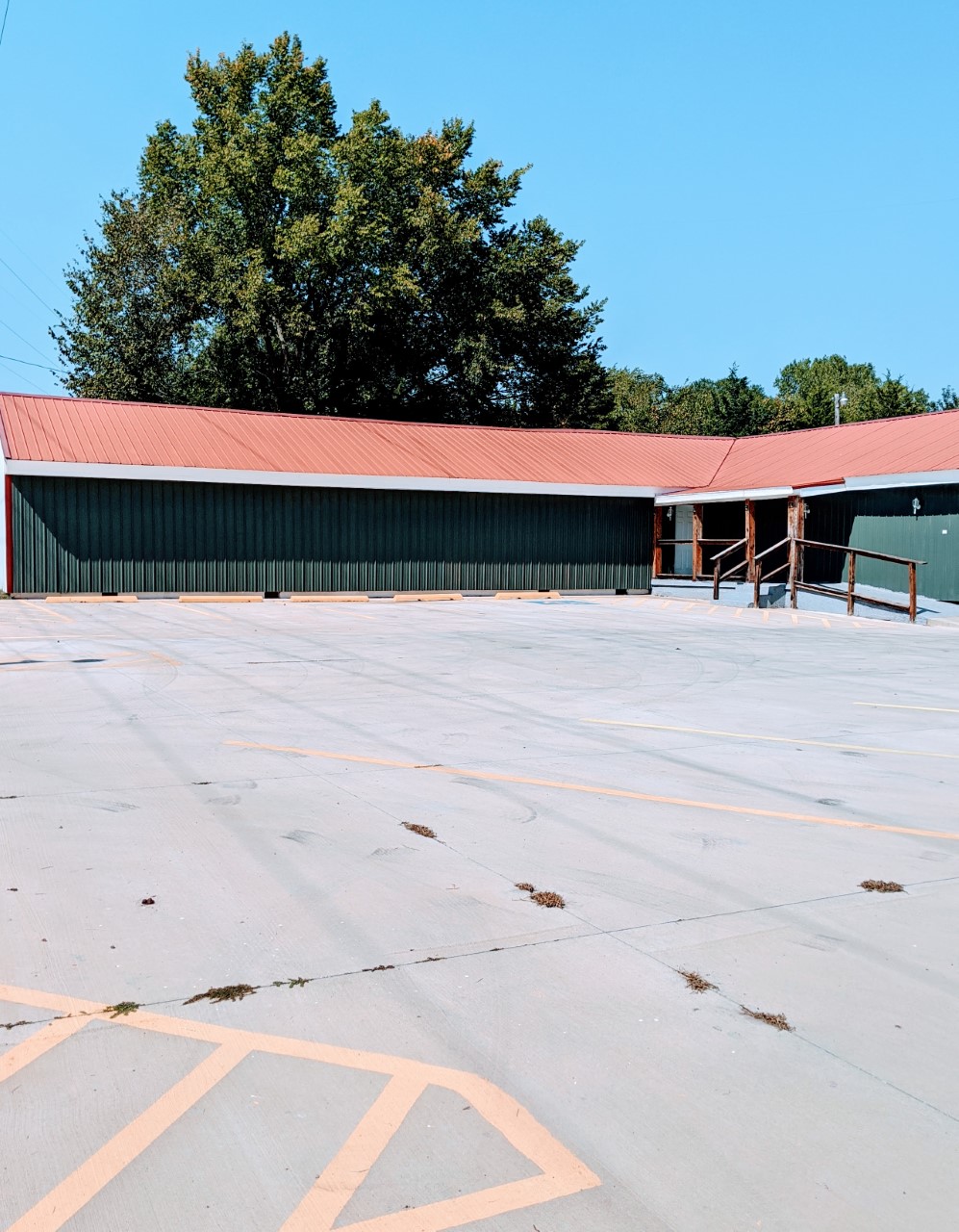 Country Club Event Center FOR SALE on 2902 W Country Club Rd,