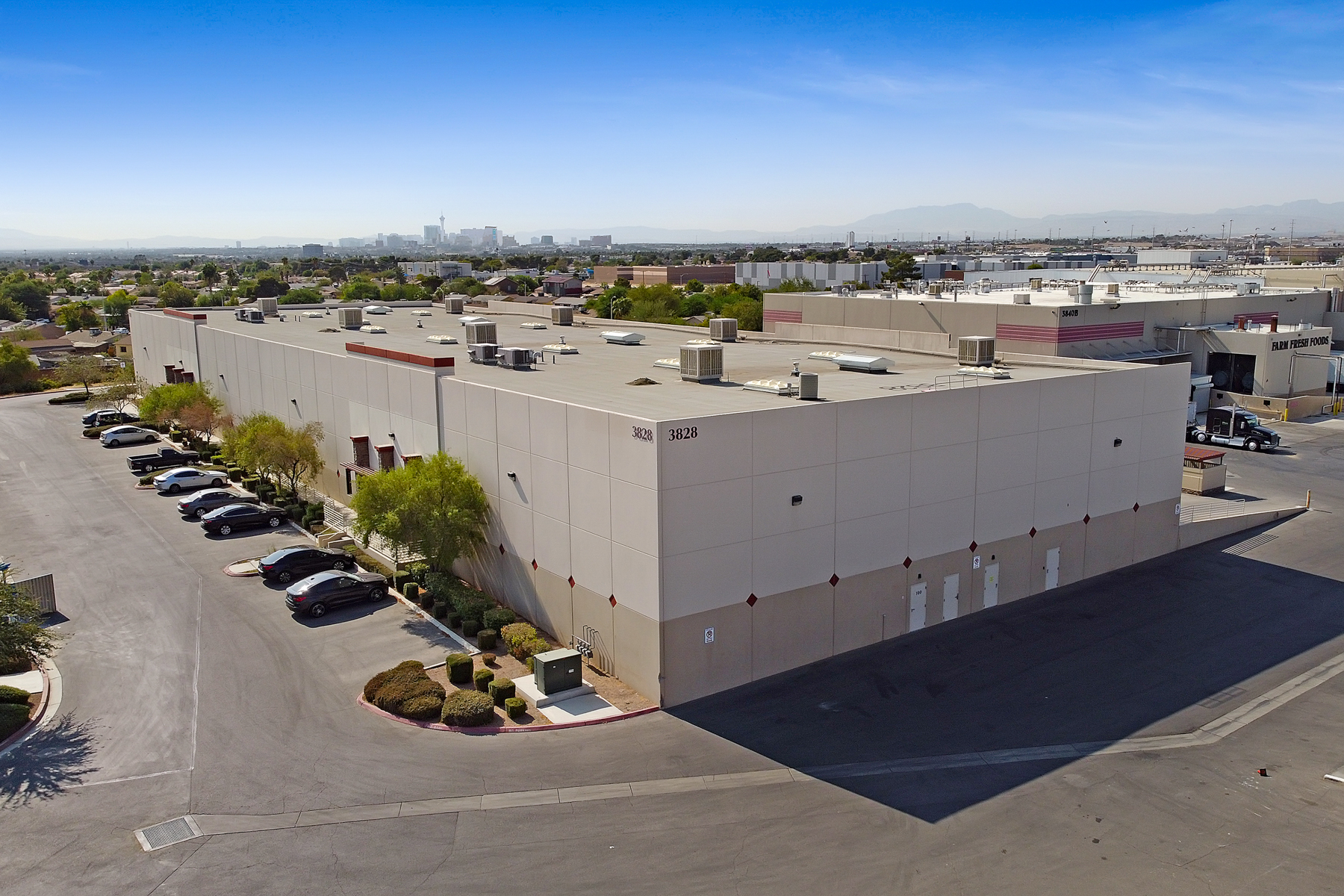 38,636 sq. ft. Warehouse Office Building in North Las Vegas FOR SALE on
