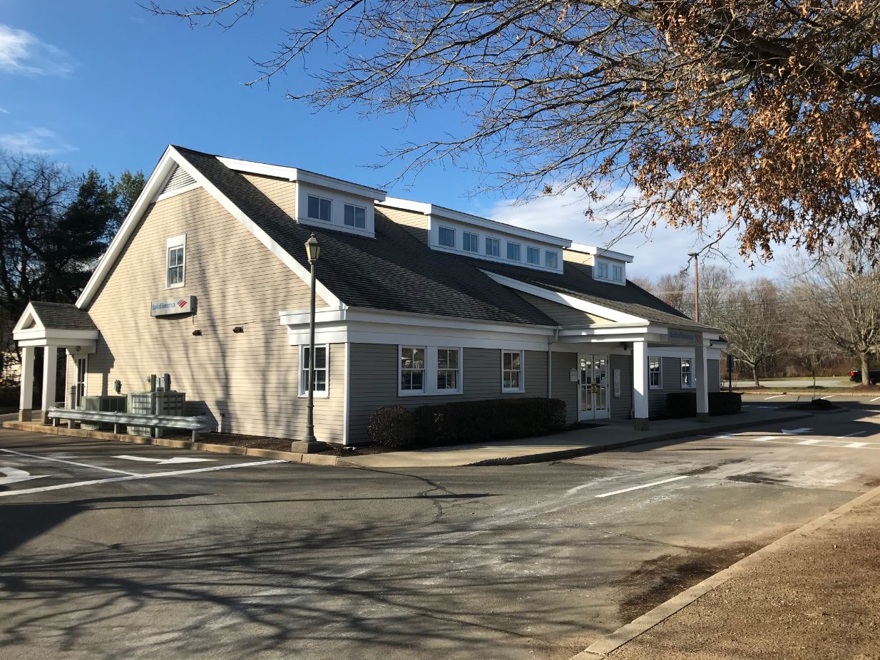 Old Lyme Marketplace