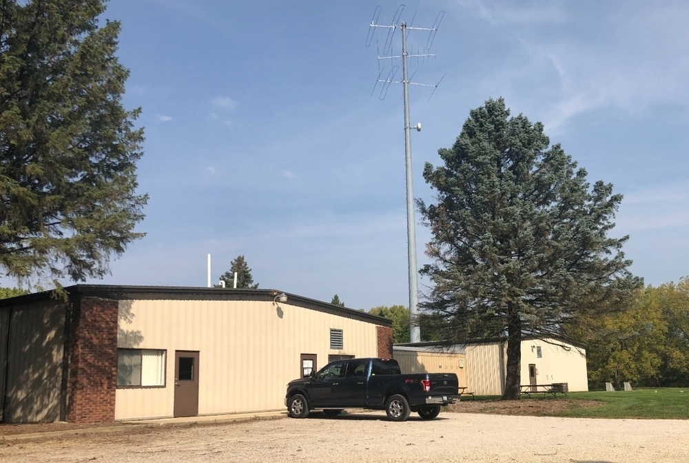 Industrial Building on 5 Acres FOR SALE on 9750 IL 126,