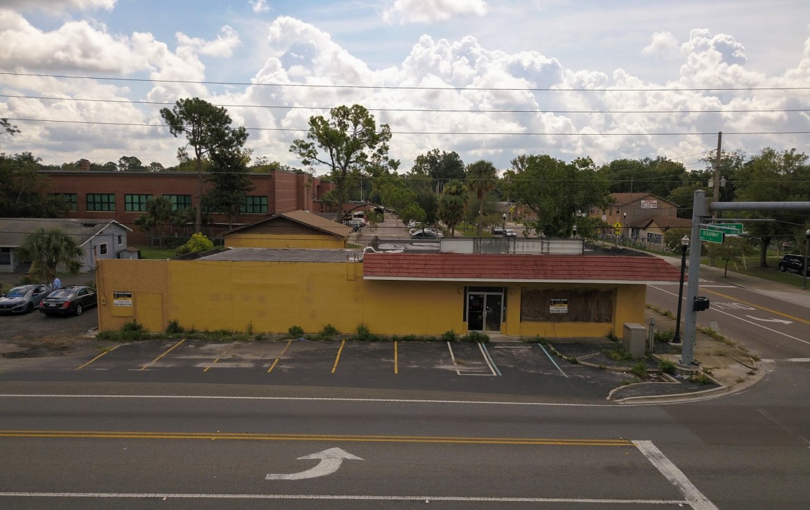Freestanding Retail / Former Hardware Store FOR LEASE/SALE