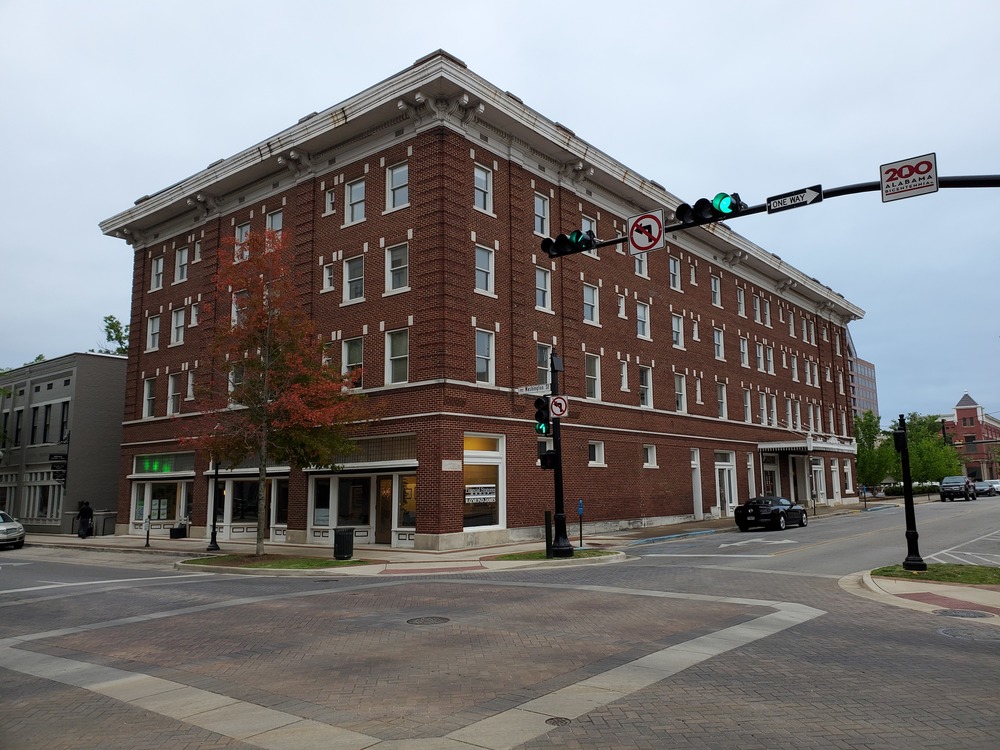 Historic Yarbrough Office Building FOR LEASE on 120 E. Holmes Avenue