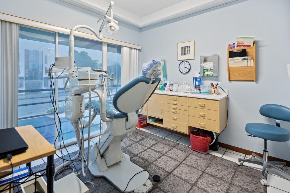 Medical-Dental Building, 2510 Southwest 27th Avenue, Miami, FL 33133