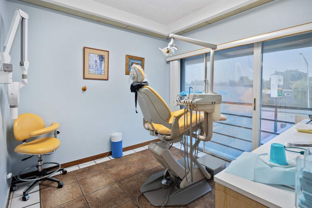 Medical-Dental Building, 2510 Southwest 27th Avenue, Miami, FL 33133