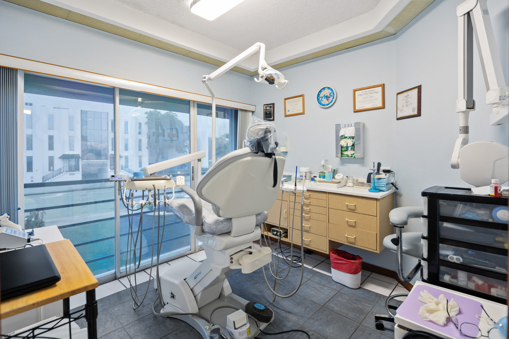 Medical-Dental Building, 2510 Southwest 27th Avenue, Miami, FL 33133