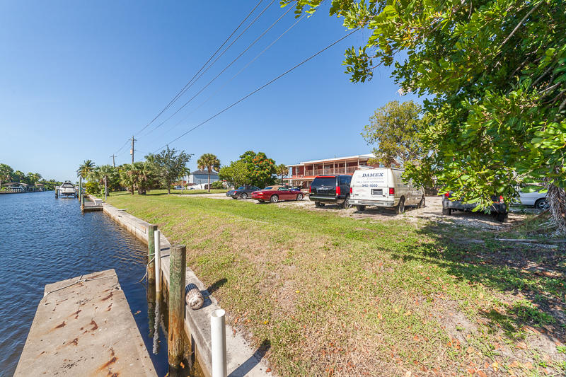 Commercial Building For Sale (PENDING), 17707/711 San Carlos Boulevard, Fort Myers Beach, FL 33931