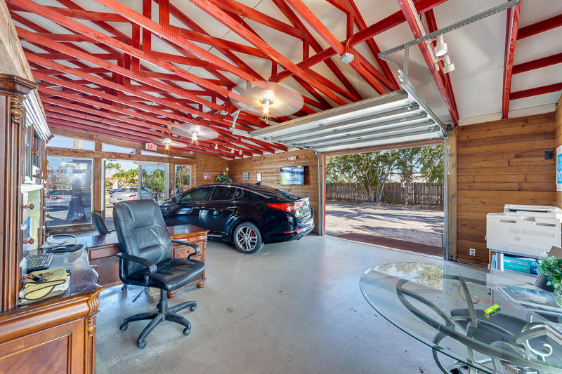 Commercial Building For Sale (PENDING), 17707/711 San Carlos Boulevard, Fort Myers Beach, FL 33931