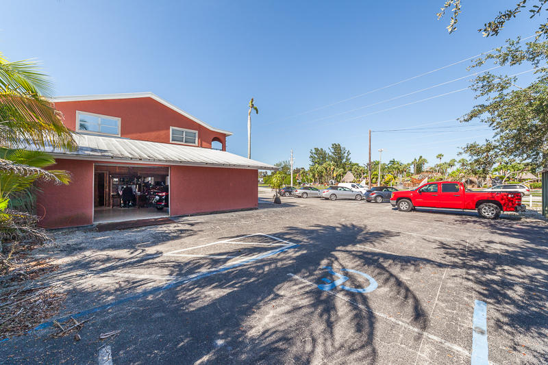 Commercial Building For Sale (PENDING), 17707/711 San Carlos Boulevard, Fort Myers Beach, FL 33931