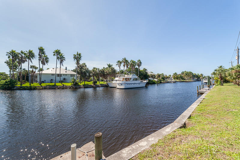 Commercial Building For Sale (PENDING), 17707/711 San Carlos Boulevard, Fort Myers Beach, FL 33931
