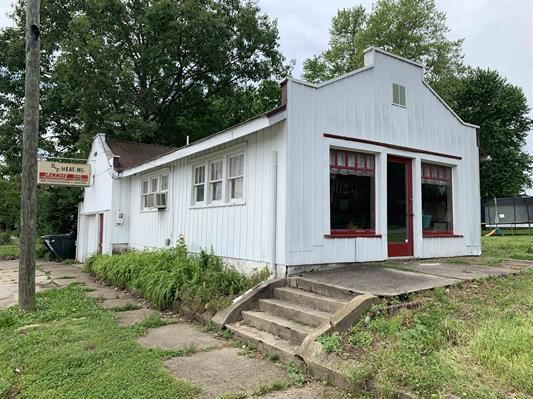121 N Race St, 121 North Race Street, Princeton, IN 47670