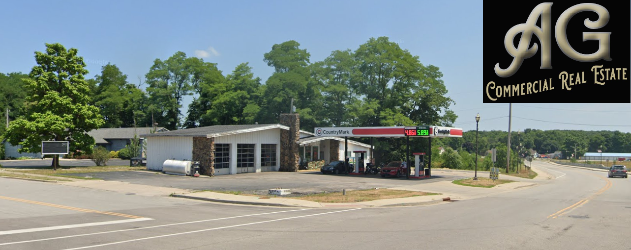 Highway Corner Garage & Office Monticello Indiana FOR LEASE on 200 East