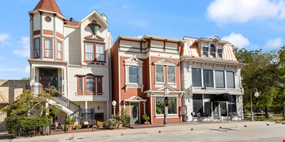 4819 & 4821 Broadway St, Addison — Sale in Addison, TX, photo 1 of 8