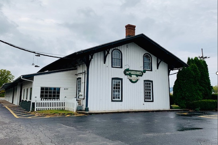 607 Coldwater Rd, Rochester, NY