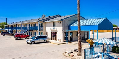 BLUE BAY INN — Sale in San Antonio, TX, photo 1 of 8
