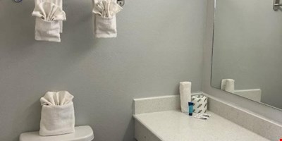 BLUE BAY INN — Sale in San Antonio, TX, photo 3 of 8