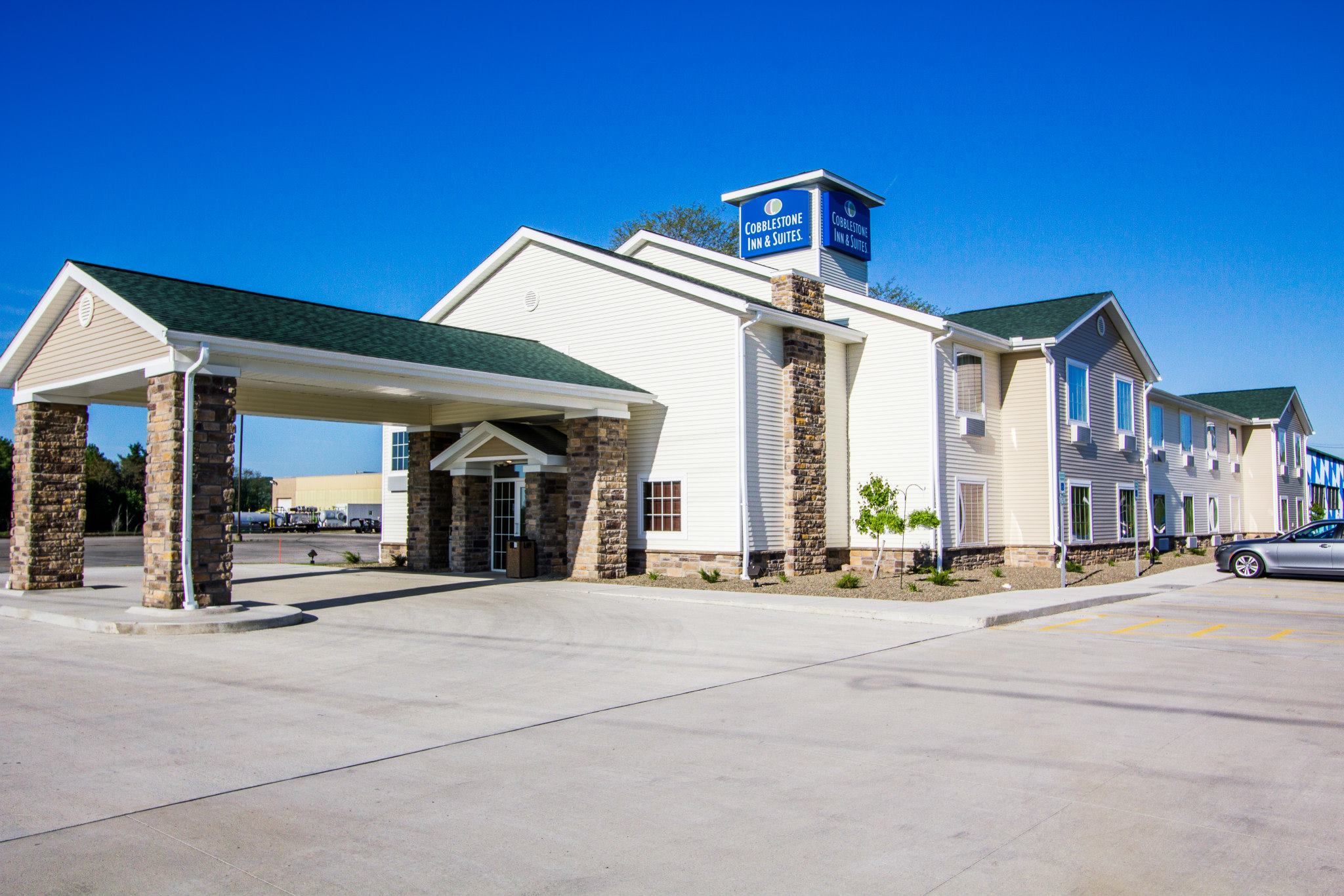 Cobblestone Hotel