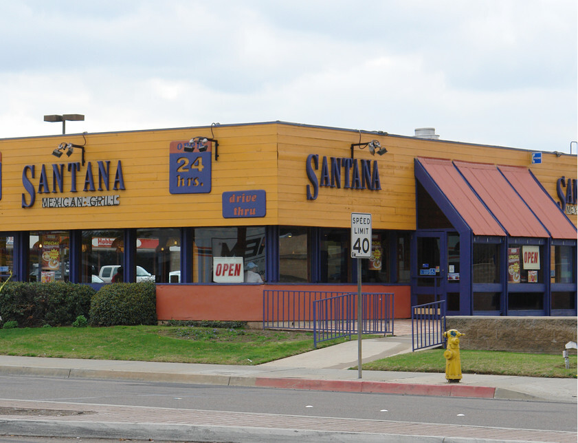 411-485 Broadway, El Cajon