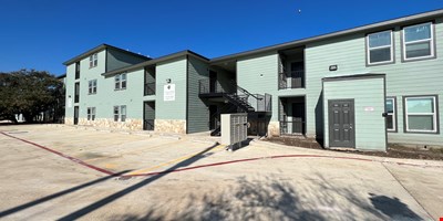 Canterbury Apartments — Sale in San Antonio, TX, photo 1 of 8