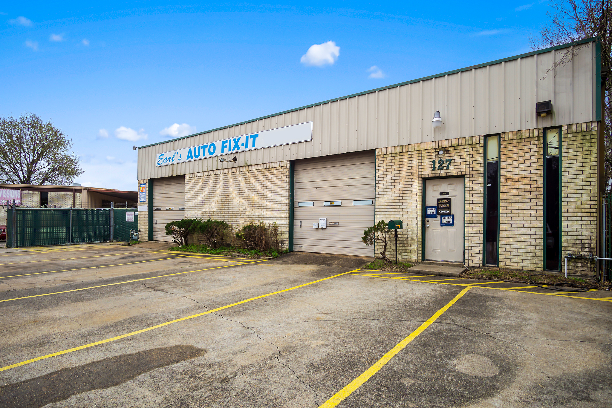 2510 Shaver St, Pasadena, TX 77502