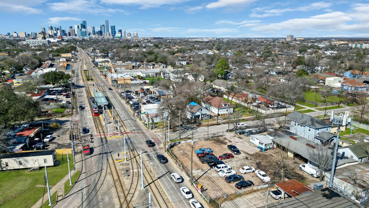 5601 Harrisburg Blvd, Houston, TX 77011