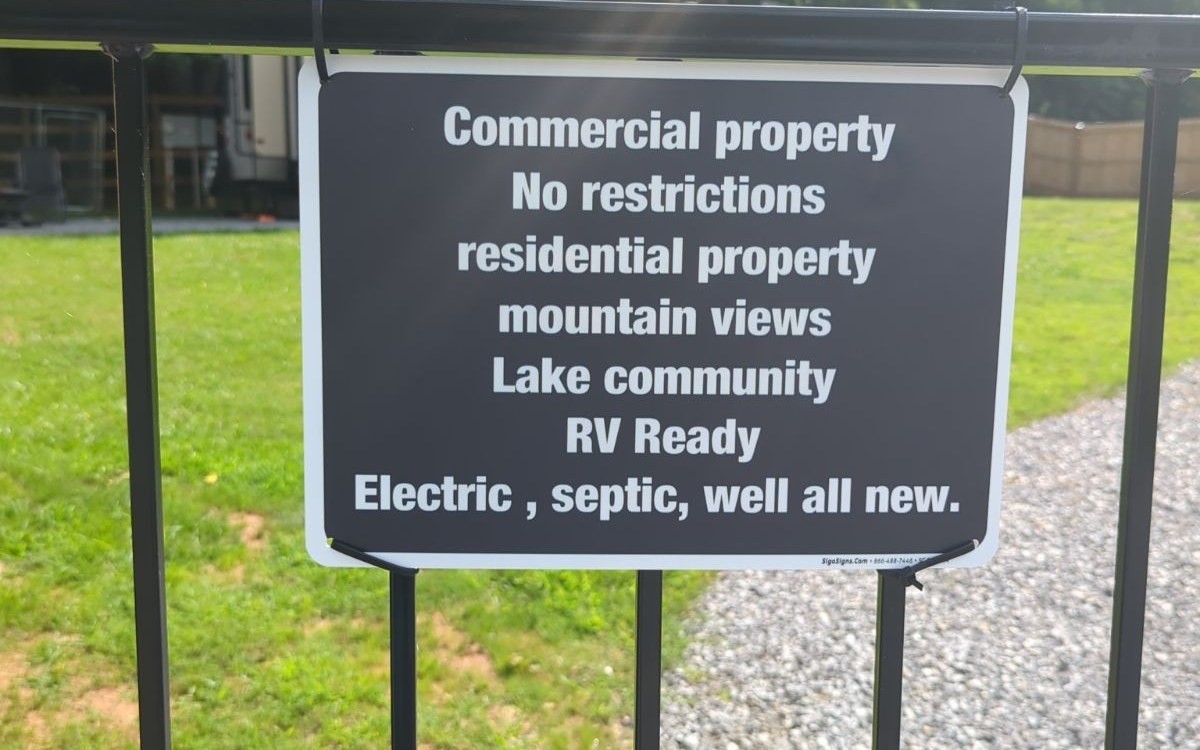 Commercial-Other in Hayesville