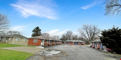 Budget Motel and Car Wash Belvidere