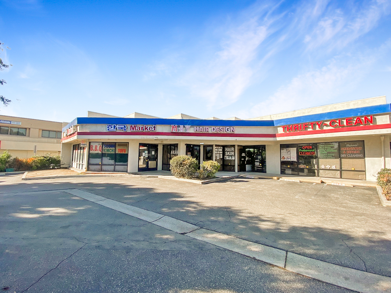 RETAIL SPACE AVAILABLE FOR LEASE IN ARCADIA, CA