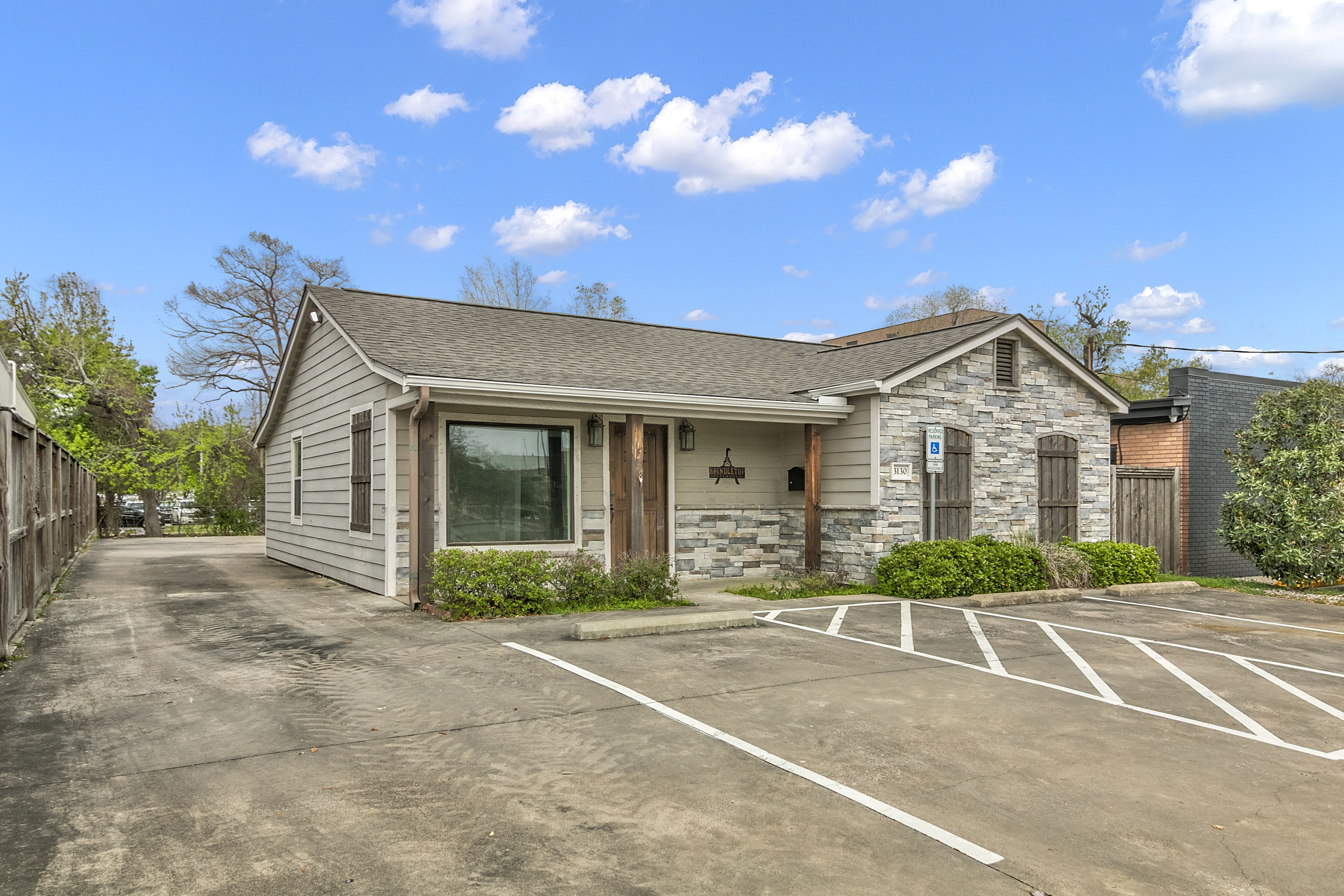 Office Bldg in Beaumont