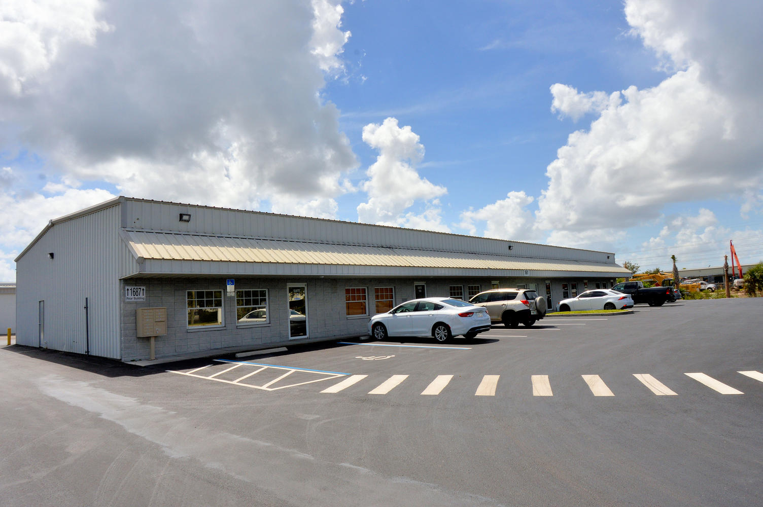 Benchmark Corporate Park, 1681/1687 Benchmark Avenue, Fort Myers, FL 33905
