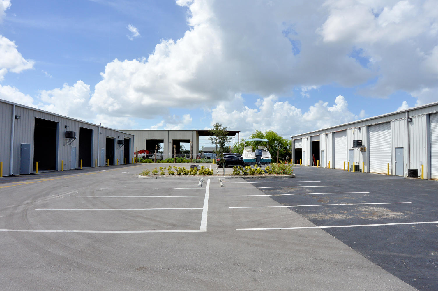 Benchmark Corporate Park, 1681/1687 Benchmark Avenue, Fort Myers, FL 33905