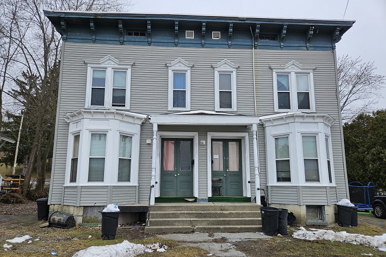 32 Center Street, Amsterdam, NY